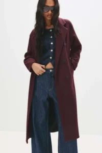 Cappotto lungo doppiopetto in panno incrociato colore bordeaux Pull and Bear