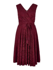 Abito midi color Borgogna con cintura in vita, scollatura a V, senza maniche in tessuto con lavorazione forata Apricot su AboutYou.