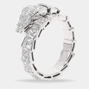 Bvlgari anello Serpenti usato in oro bianco 18kt con diamanti su The Luxury Closet per la selezione Luxury Edit di Nice to be Woman