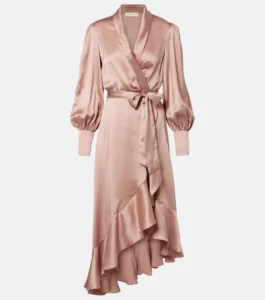 Zimmermann abito asimmetrico con maniche lunghe e volant in raso di seta colore rosa cipria su Mytheresa per Nice to be Woman