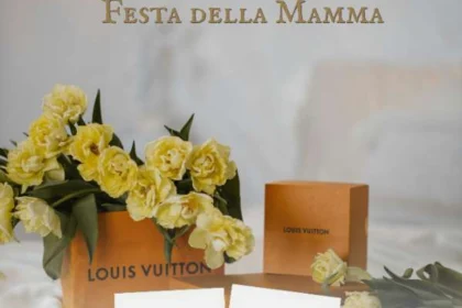 Idee regalo di lusso per la Festa della Mamma con borse firmate, gioielli e accessori eleganti in composizione raffinata